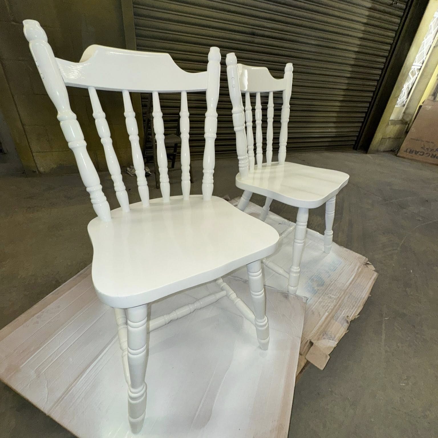 494674227_122094347972865411_6943391261015620185_n spray painted chairs